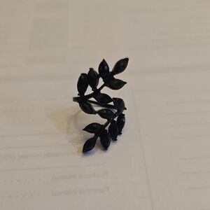 Black Leaf Ring